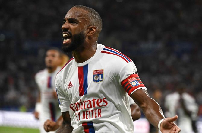 Ligue 1 -Efter helium-jokes: Lacazette skal have fjernet polyp