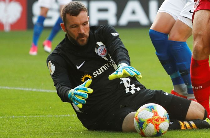 2. Bundesliga -Video: Vild målmandsfejl i Hansa Rostock-nedtur