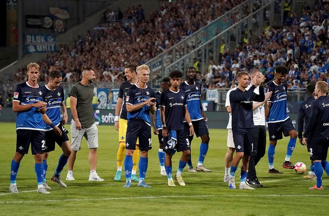 2. Bundesliga -Darmstadt dummede sig så HSV kan stryge til tops
