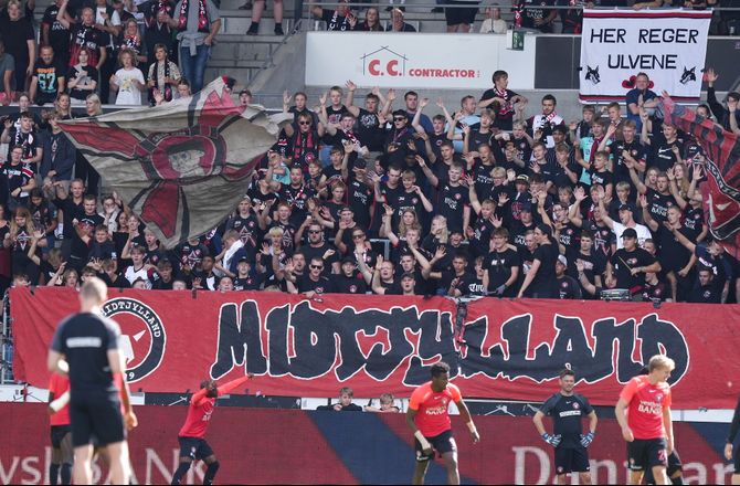 3F Superliga -FCM forlænger og udlejer talentfuld kantspiller