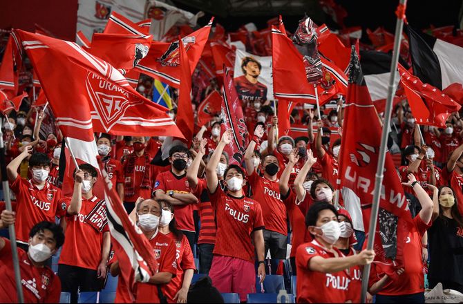 Kejserens Cup -Scholz' Urawa smides ud af pokalen efter voldsomme fan-uroligheder