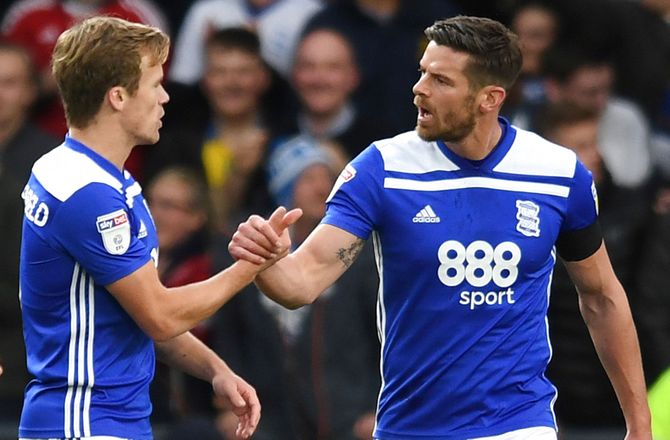 Championship -Birmingham-profil får karantæne: Straffet for film