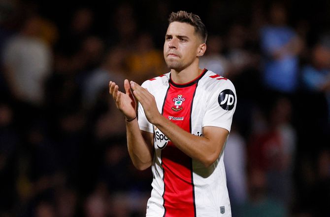Premier League -Aston Villa lejer Bednarek i Southampton