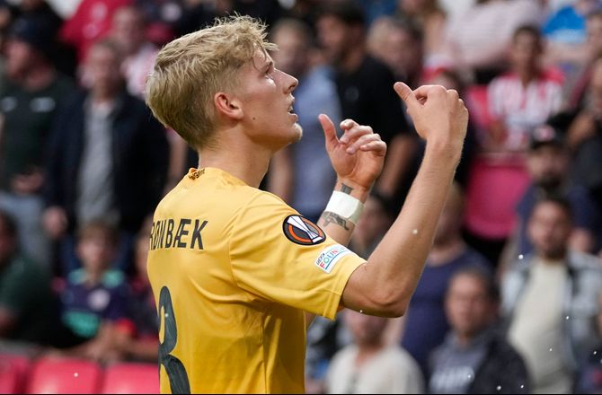 International -Grønbæk om 25 mio.-prisskilt: Holder mig på dupperne