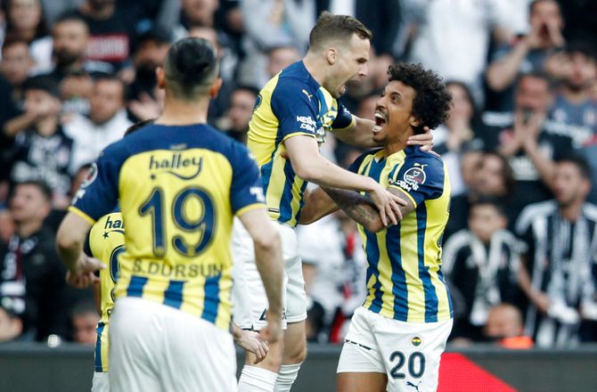 Super Lig -Filip Novak ude i kulden: Ikke registreret for Fenerbahce