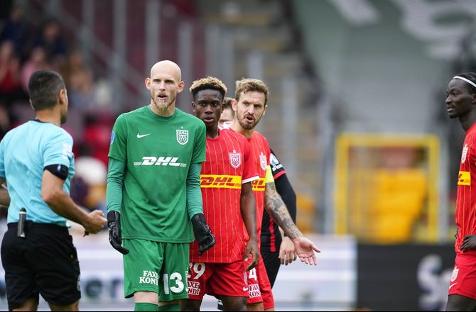 3F Superliga -Kian Hansen trods VAR-kontrovers: Vores egen skyld