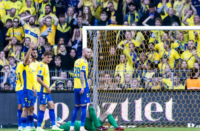 3F Superliga -BIF om Mikkelsen: Mistænker to brækkede ribben