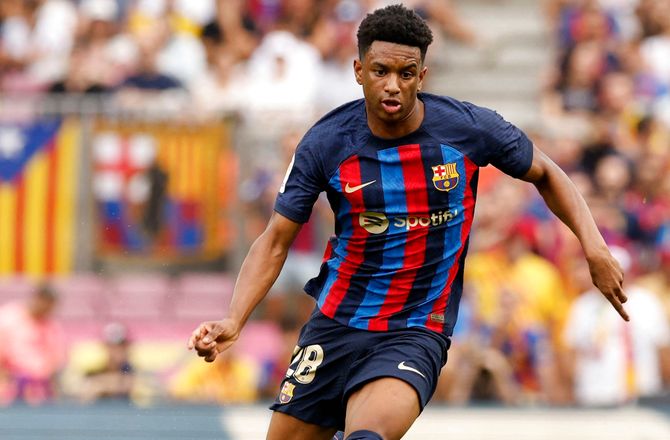 VM -Spanien indkalder Barca-komet til VM - kan få debut