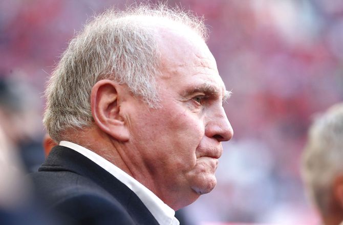 Bundesliga -Hoeness lukker Olise-salg ned: Vil ikke hjælpe Liverpool
