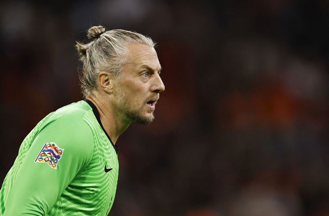 Æresdivisionen -Ajax-bet: Førstekeeper skadet i flere uger 
