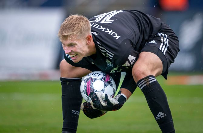 3F Superliga -Lyngby forlænger med Mads Kikkenborg 