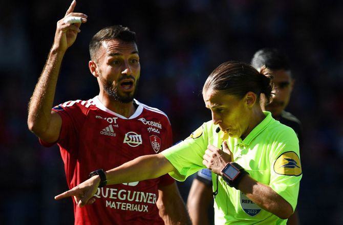 Ligue 1 -Brest får pointstraf i Ligue 1 efter fan-optøjer