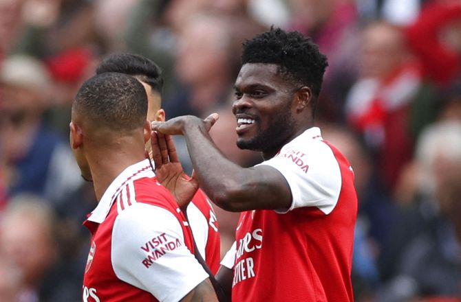 Premier League -Arsenal holder vejret: Thomas Partey skal scannes