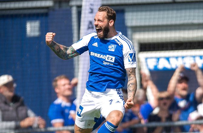 North American Soccer League -Emil Nielsen forlader Lyngby for USA: Ser frem til nyt kapitel
