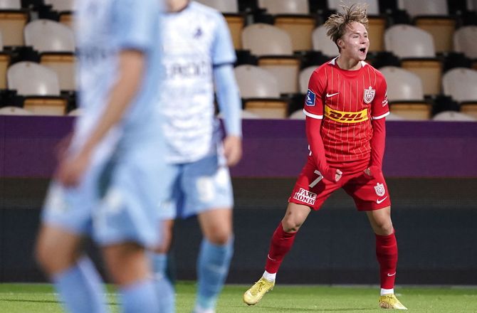 3F Superliga -FCN med magtdemonstration - nyt tophold efter sejr over Randers 