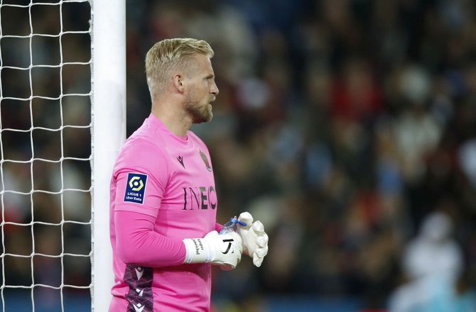 ECL -Schmeichel storroses: Trøstede Slovacko-målmand efter brøler