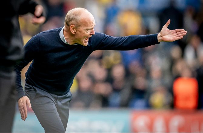 Ekstraklasa -Mere dansk på vej? Niels F. jagter assistent