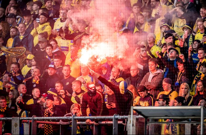 3F Superliga -Brøndby-fans vil have erstatning efter frihedsberøvelse 