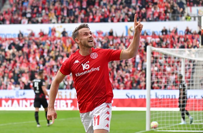 Bundesliga -Dansker-dong: Se Ingvartsen score igen