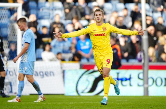 3F Superliga -Nygren overvejer FCN-fremtid: Er ikke startet inde en eneste gang