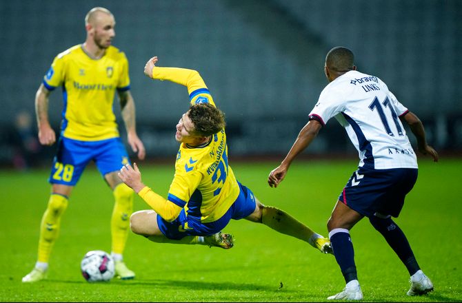 3F Superliga -AGF om Links-sag: Medierne blæser misvisende billeder op 