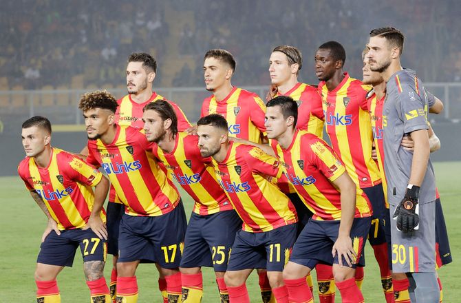 Serie A -Colombiansk klub henter Lecce-back permanent