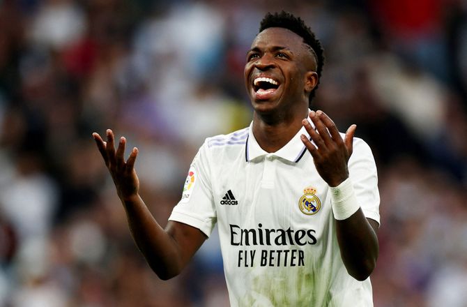 La Liga -Spansk politi efterforsker hængt Vinicius-dukke før derby