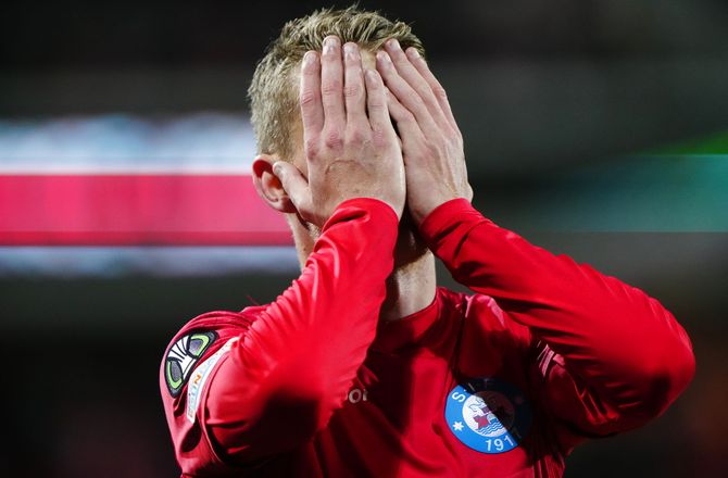 3F Superliga -Kasper Kusk i tårer: Det gør ondt at se