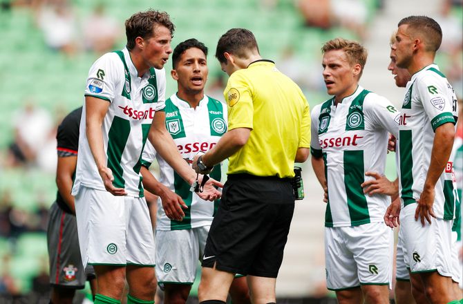Æresdivisionen -Efter trusler: Groningen sender svensker på ferie