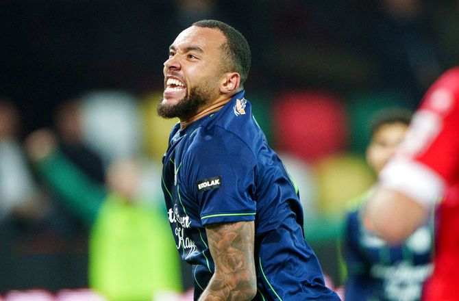 J. League -Jay-Roy Grot ophæver i japansk klub