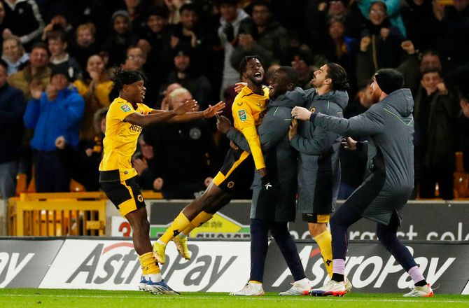 Carabao Cup -Sen scoring sendte Wolves videre i Carabao Cuppen