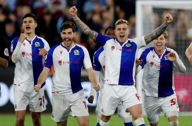 FA Cup -Blackburn-talent fik debut i anderledes trøje: For ung til E-cigarretter