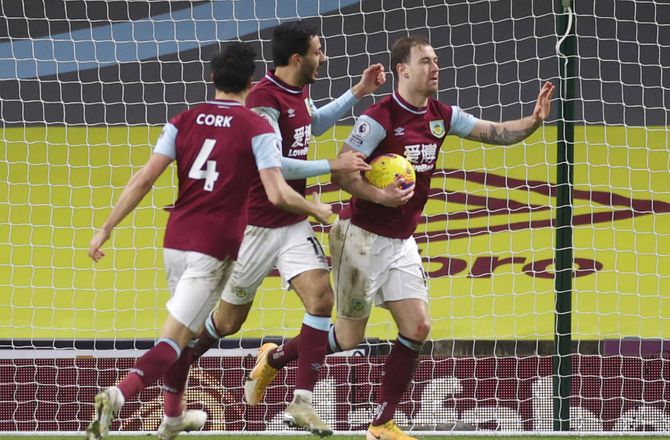 Championship -Burnley alene i toppen efter sikker sejr over QPR