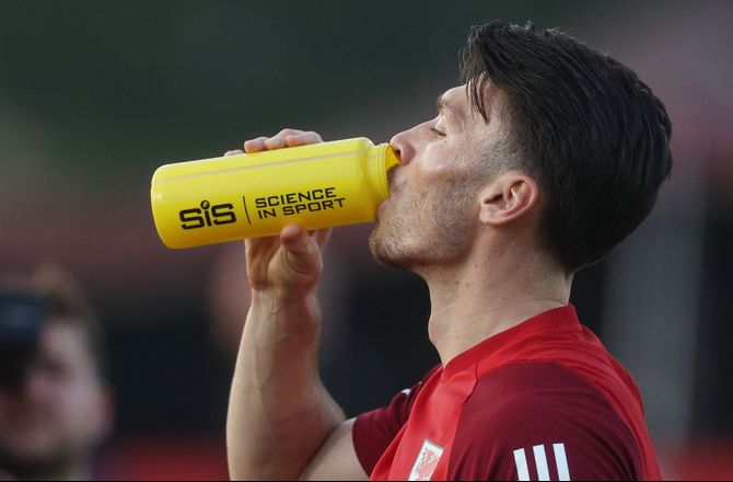 VM -Moore glæder sig til at slå England ud: Ville være fantastisk