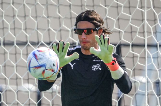 VM -Medie: Yann Sommer træner med slowmotion-solbrille