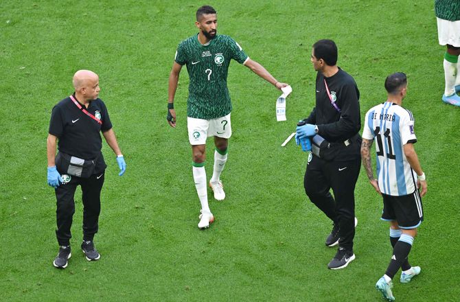VM -Skadet Saudi-Arabien-anfører er færdig ved VM