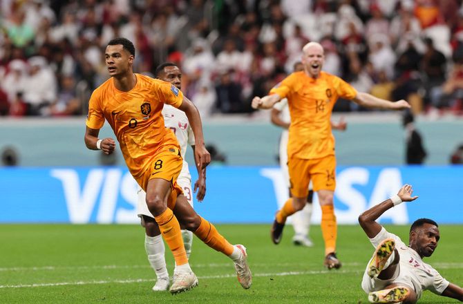 VM -Ny Gakpo-scoring da Holland slog Qatar og vandt gruppe A