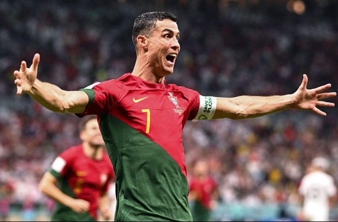 1. Division -Medie: Qatar melder sig ind i kampen om Ronaldo