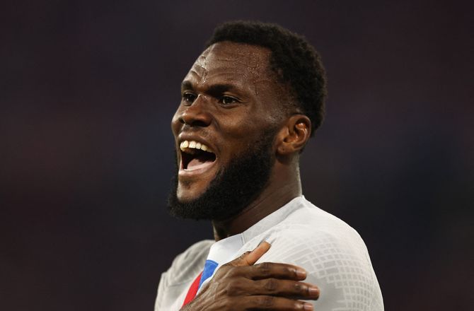La Liga -Officielt: Barcelona sælger Kessié til Al Ahli