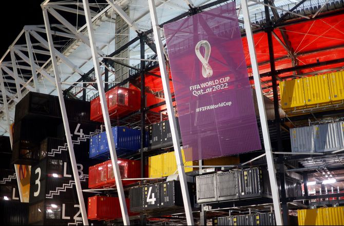VM -Qatars container-stadion skal nu pilles ned