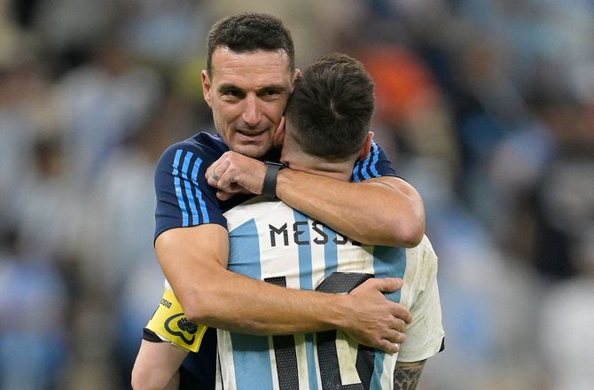 Venskabskampe -Scaloni vil have Messi til VM: Op til ham