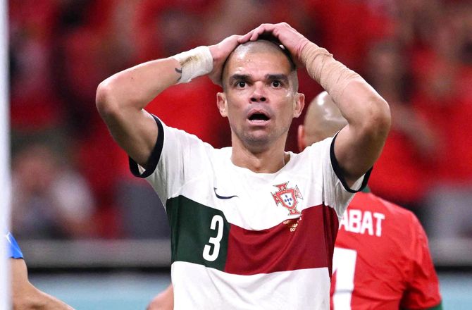 VM -Pepe spillede VM-kvartfinale med brækket arm