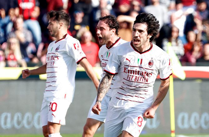 Serie A -AC Milan kæmpede sig til sejr i VAR-drama 
