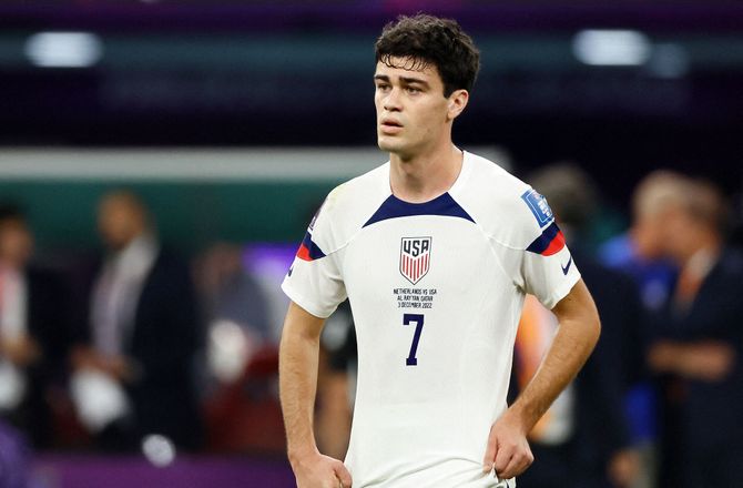 USA -USA's landstræner blev afpresset af Dortmund-stjernes mor