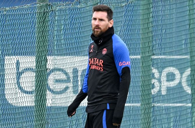 Frankrig -Så er ferien forbi - Messi starter for PSG 