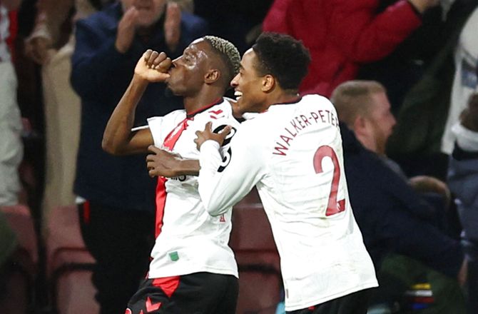 Carabao Cup -Se her: Vild Southampton-kasse sender Manchester City i knæ