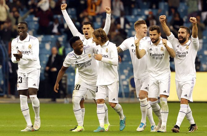 Supercup -Real Madrid er klar til finalen efter straffesparks-drama