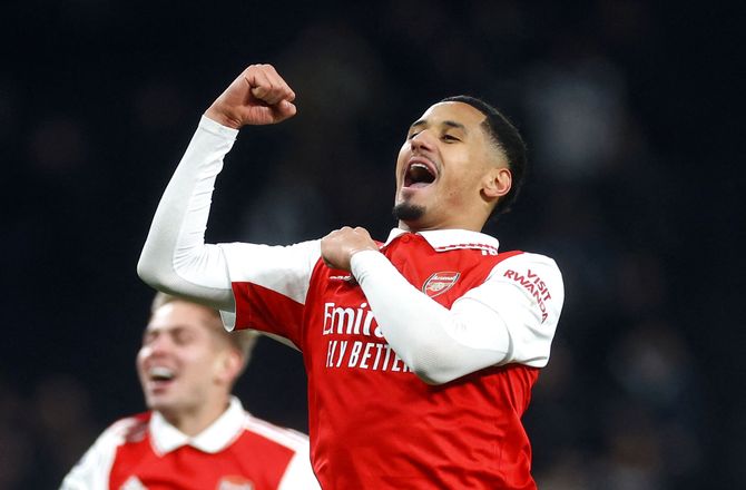 Premier League -Saliba i dialog om ny aftale: Jeg har det godt i Arsenal