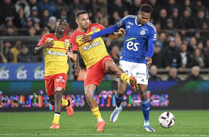 Ligue 1 -Lens forlænger med forsvarsprofil