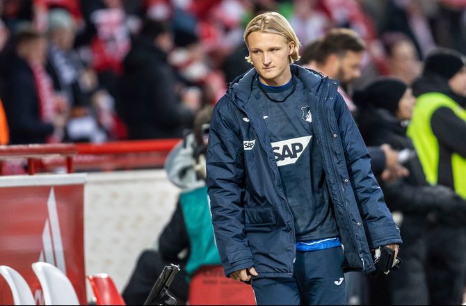 Bundesliga -Godt Dolberg-nyt: I spil til bundkamp mod Schalke